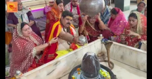 रुद्राभिषेक की पूरी विधि, सामग्री, मंत्र और आध्यात्मिक महत्व जानें। Rudrabhishek से शांति, समृद्धि और शिव कृपा प्राप्त करें।